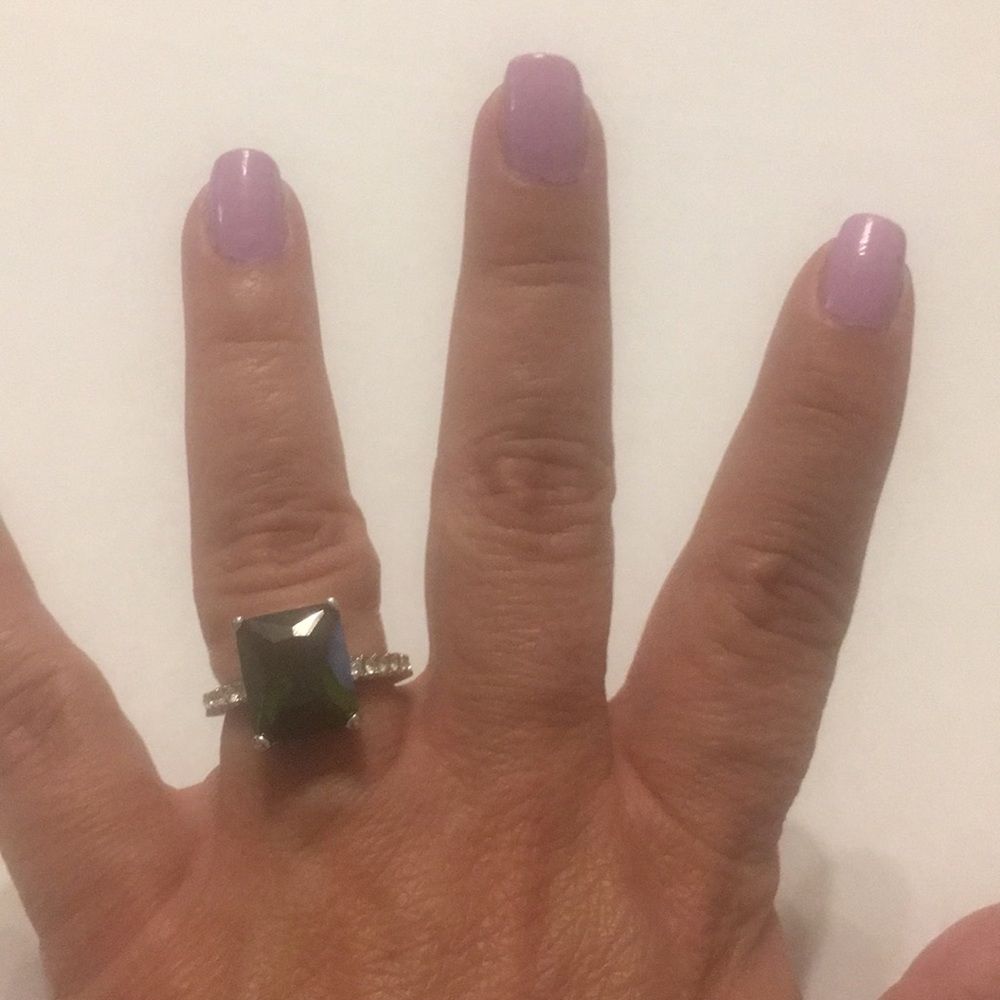 Ring - Picture 1 of 3